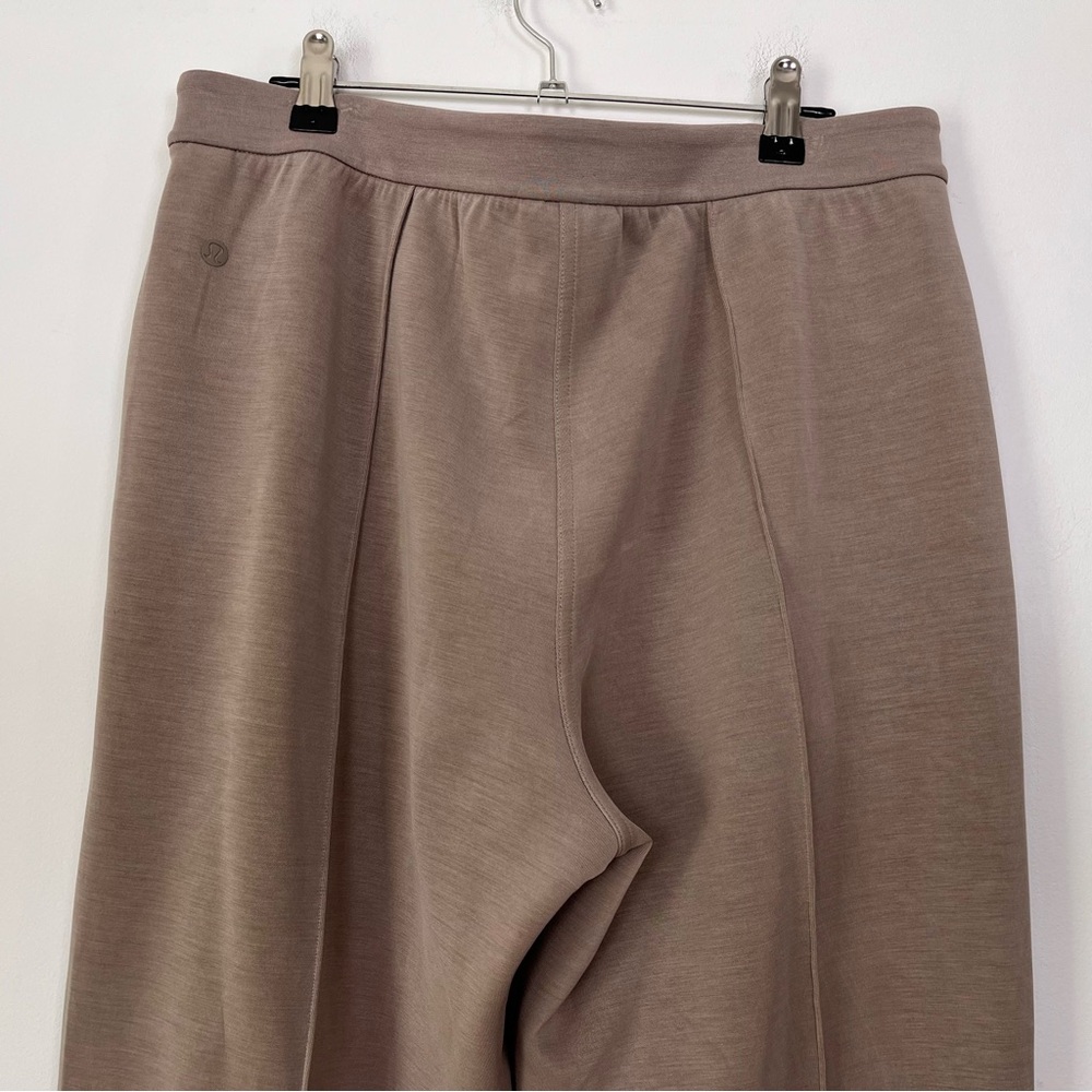 Lululemon Softstreme Classic-Fit High-Rise Joggers Warm Ash Grey Size Large - Picture 8 of 16